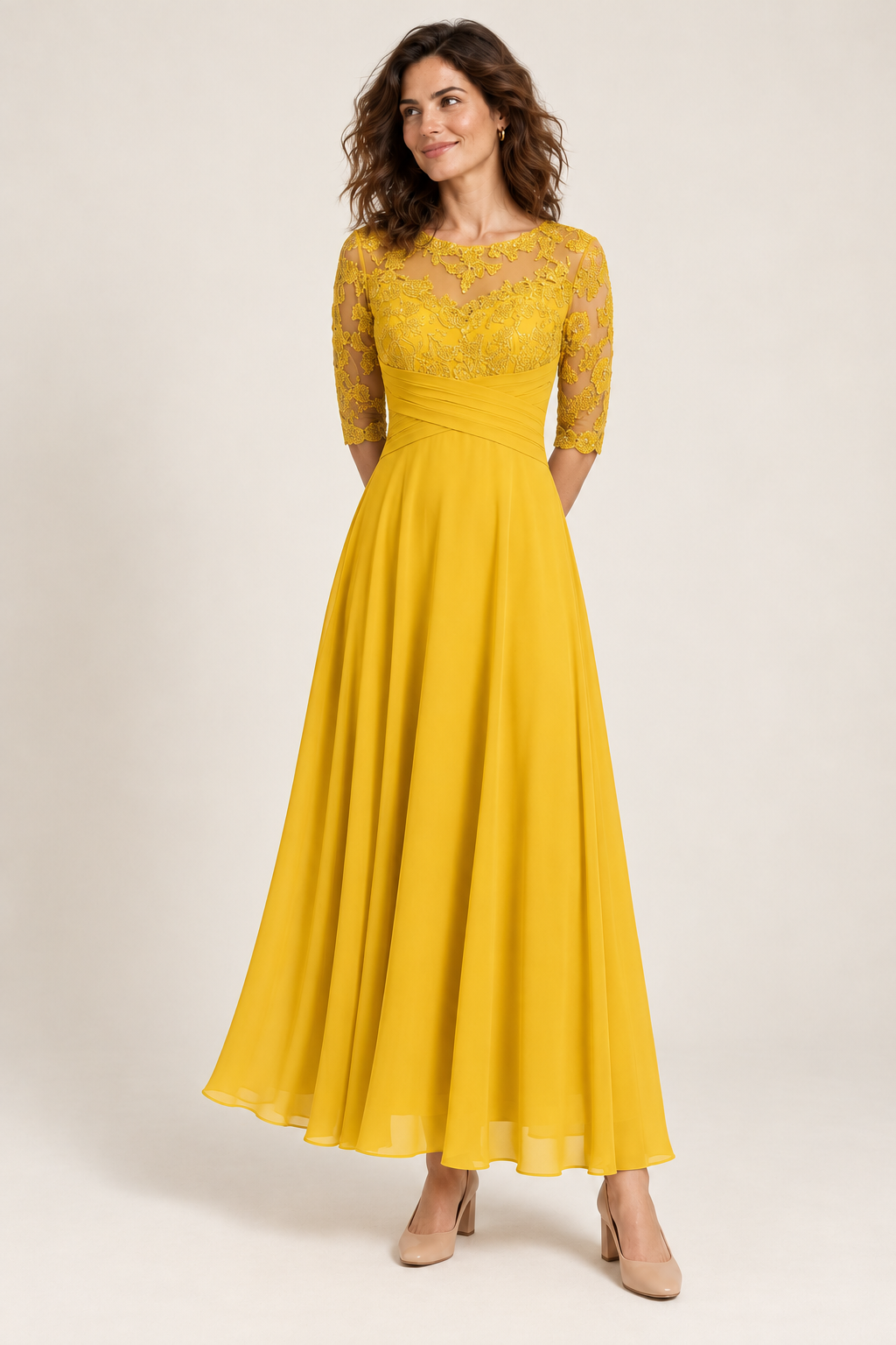Vestido de cerimónia evasé com detalhes trabalhados — amarelo, vista de frente