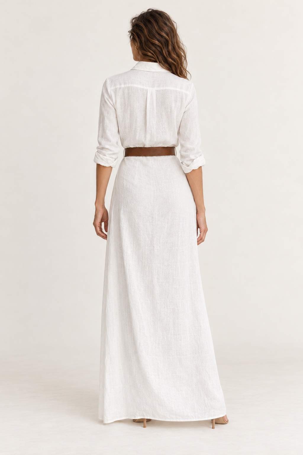 Vestido camiseiro maxi com cinto e franzido — Branco, vista de costas