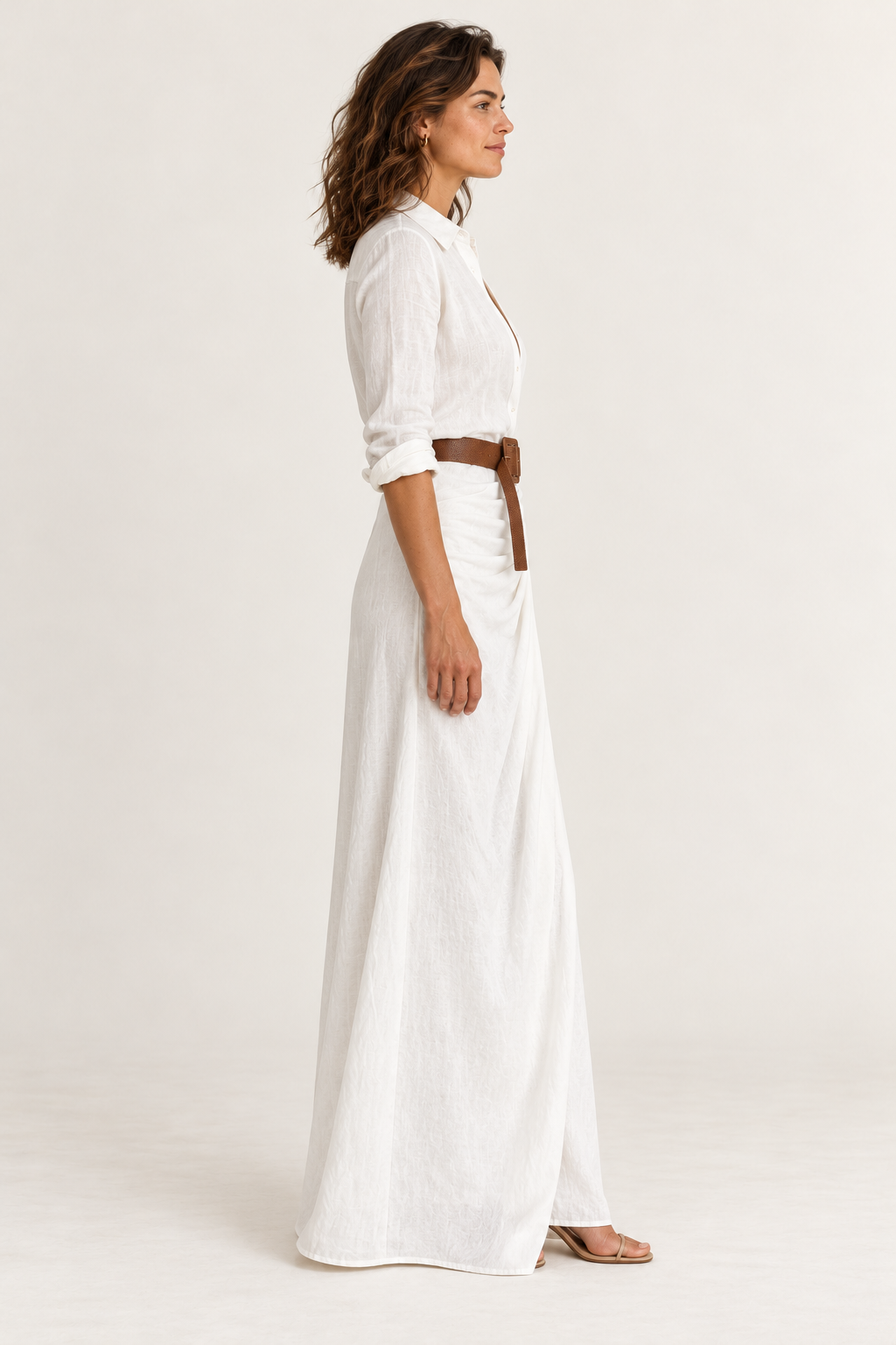Vestido camiseiro maxi com cinto e franzido — Branco, vista lateral