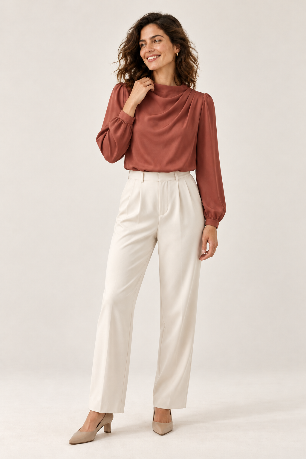 Blusa de mulher com gola alta e franzidos — Coral, vista de frente