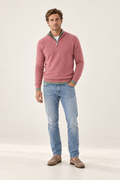Camisola de homem com gola subida e meio fecho, vista de frente