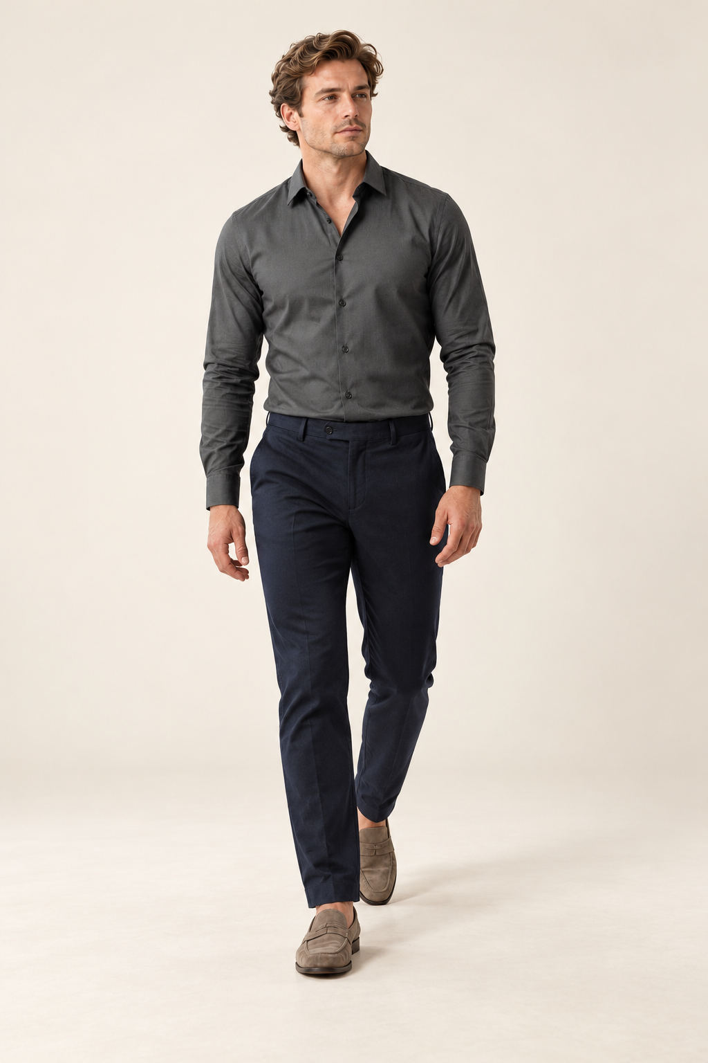 Camisa clássica de homem com corte regular, vista de frente
