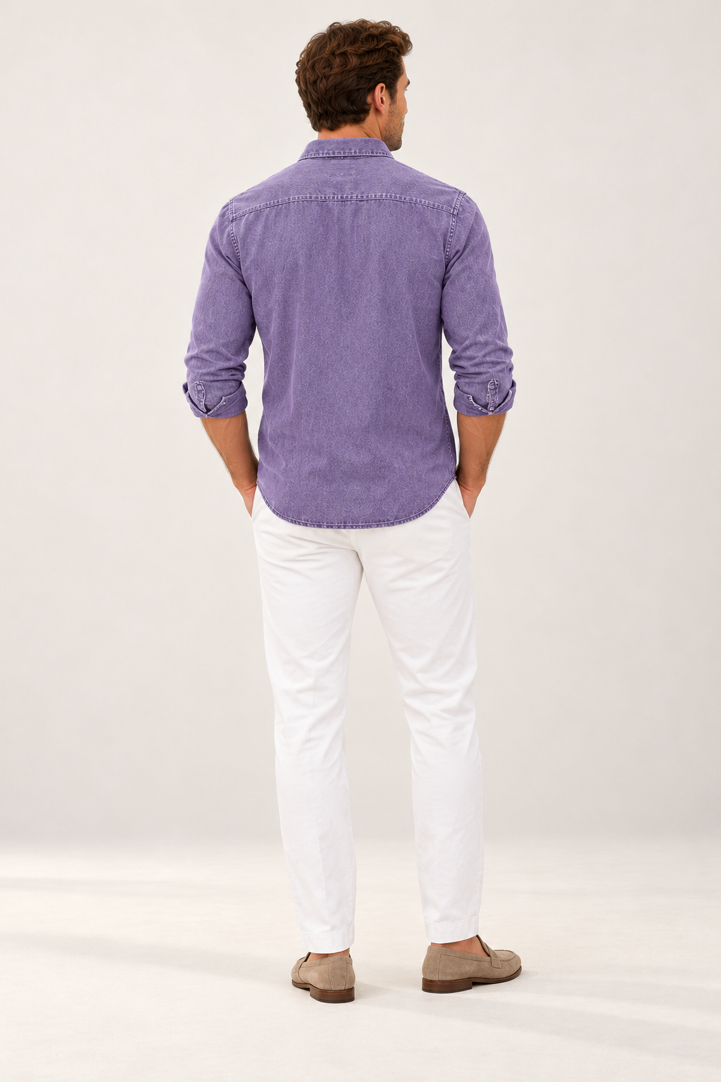 Camisa casual de homem com efeito lavado e bolso — Violeta, vista de costas
