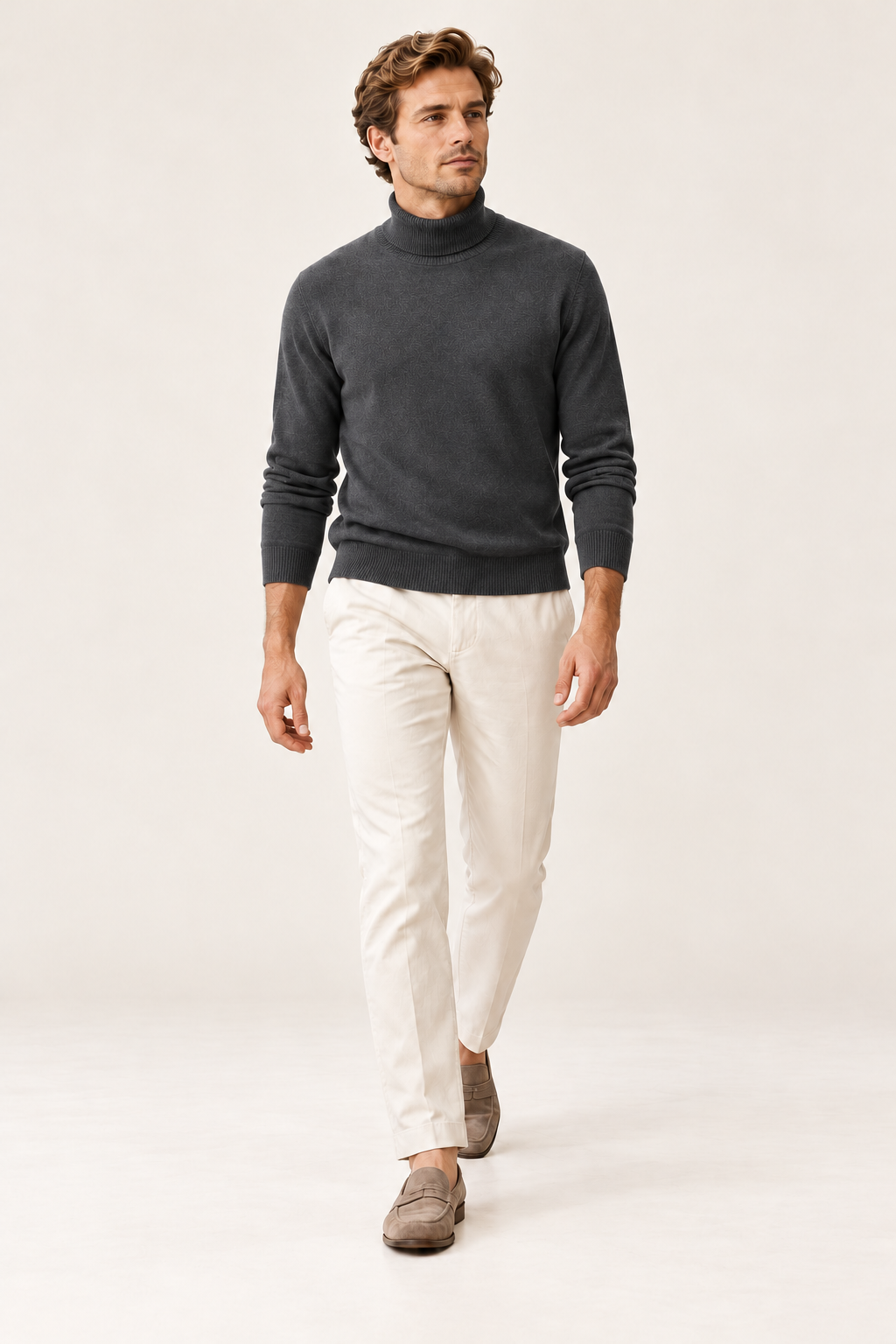 Camisola de homem de gola enrolada com corte ajustado — Cinzento, vista de frente