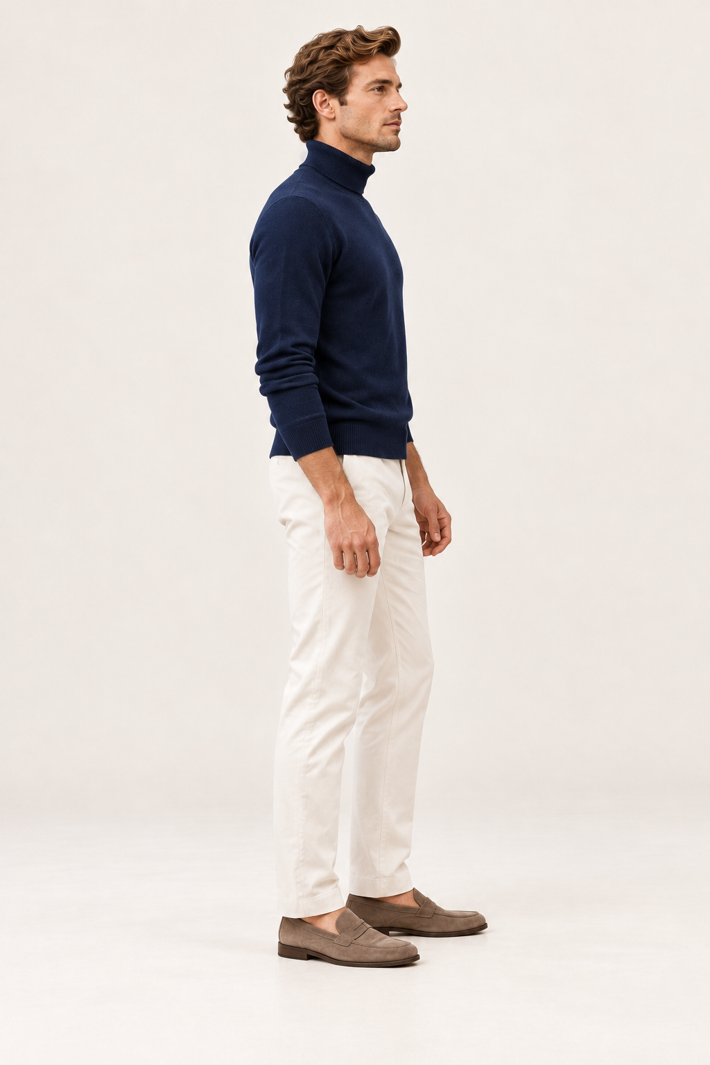 Camisola de homem de gola enrolada com corte ajustado — Azul-escuro, vista lateral